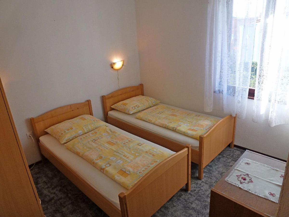 Apartment Milica Njivice Exteriör bild